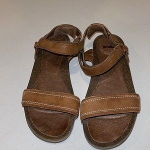 TEVA YSIDRO LEATHER SANDALS BROWN